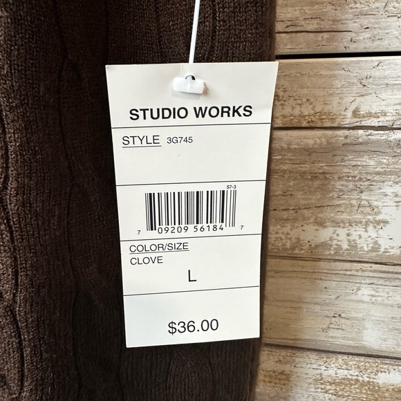 NWT studio Works brown short sleeve sweater. Size large. - Picture 3 of 6